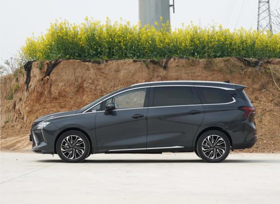 风行游艇 2022款 1.5T DCT追风版 外观   正侧