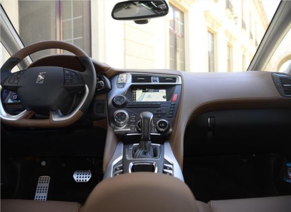 DS 5 2015款 1.8T 旗舰版THP200 中控类   中控台