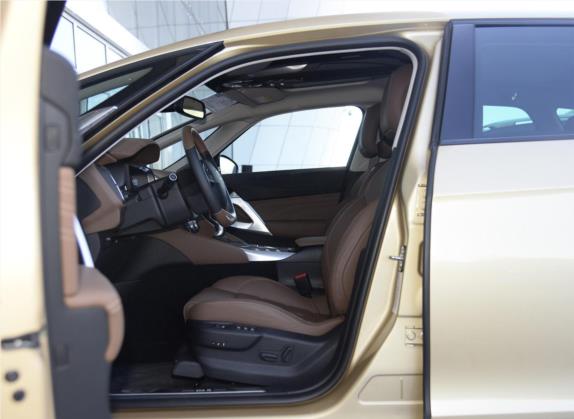 DS 5 2015款 1.8T 旗舰版THP200 车厢座椅   前排空间