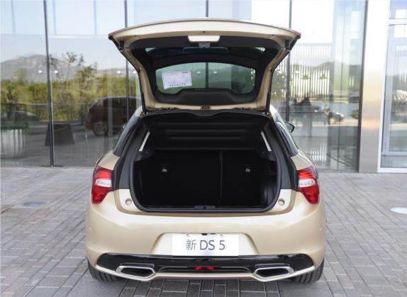 DS 5 2015款 1.8T 旗舰版THP200 车厢座椅   后备厢