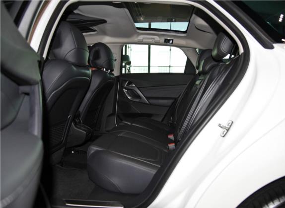 DS 5 2015款 1.6T 雅致版THP160 车厢座椅   后排空间