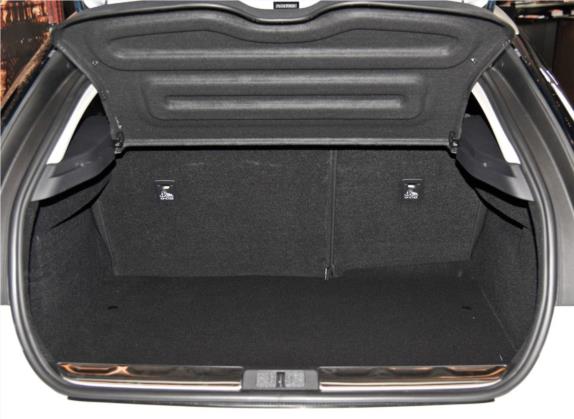 DS 5 2015款 1.6T 雅致版THP160 车厢座椅   后备厢