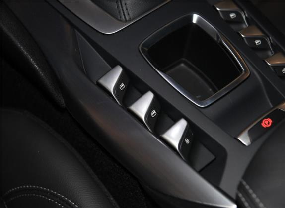 DS 5 2015款 1.6T 雅致版THP160 车厢座椅   门窗控制