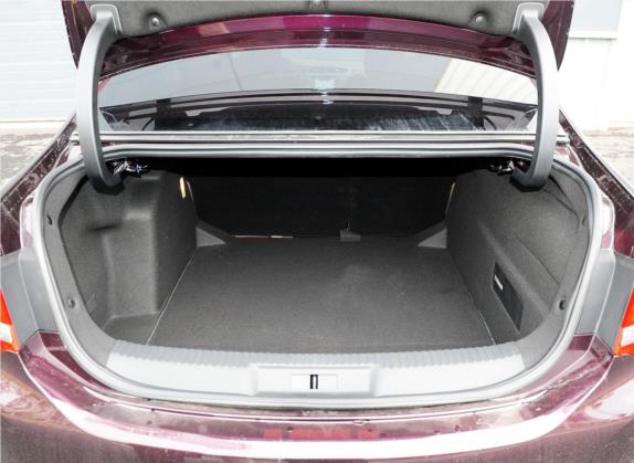 DS 5LS 2014款 1.6T 尊享版THP200 车厢座椅   后备厢