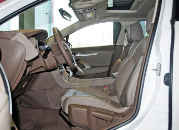 DS 5LS 2014款 1.8L 雅致版VTi140 车厢座椅   前排空间