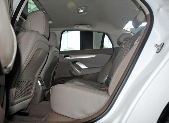 DS 5LS 2014款 1.8L 雅致版VTi140 车厢座椅   后排空间