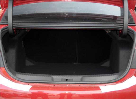 DS 5LS 2014款 1.6T 雅致版THP160 车厢座椅   后备厢