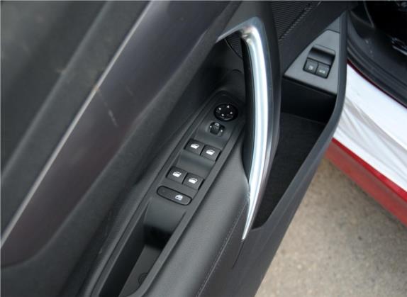 DS 5LS 2014款 1.6T 雅致版THP160 车厢座椅   门窗控制