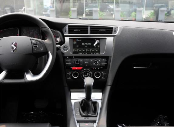 DS 5LS 2014款 1.6T 豪华版THP160 中控类   中控台