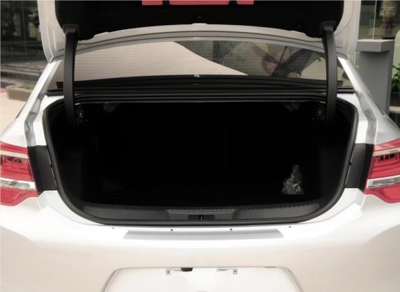 DS 5LS 2014款 1.6T 豪华版THP160 车厢座椅   后备厢