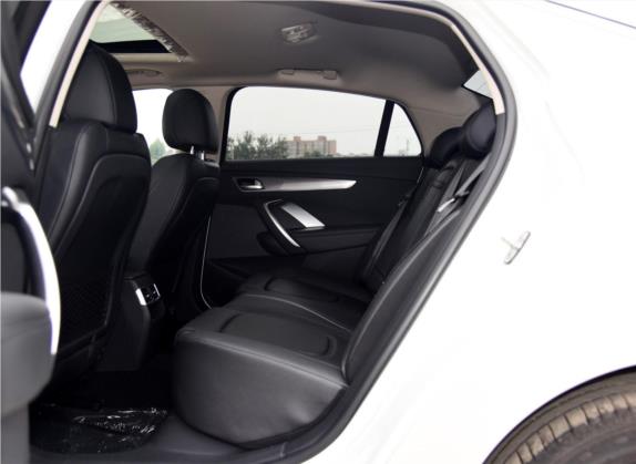 DS 5LS 2015款 1.6T 雅致版THP160 车厢座椅   后排空间