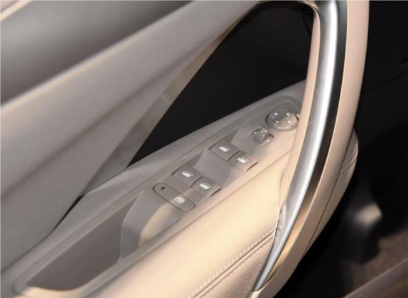DS 5LS 2015款 1.6T 60周年限量版THP160 车厢座椅   门窗控制