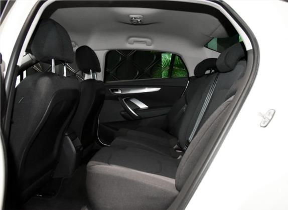 DS 5LS 2016款 1.6T 舒适版THP160 车厢座椅   后排空间
