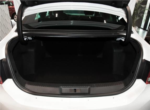 DS 5LS 2016款 1.6T 舒适版THP160 车厢座椅   后备厢