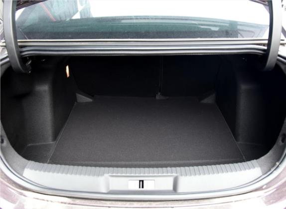 DS 5LS 2016款 1.6T 豪华版THP160 车厢座椅   后备厢