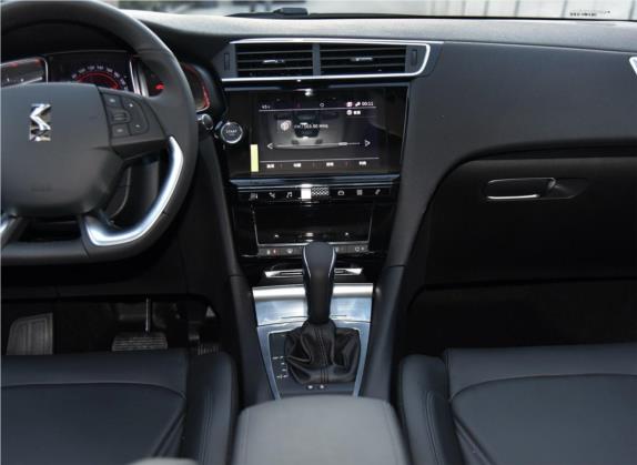 DS 5LS 2018款 30THP 尊贵型 中控类   中控台