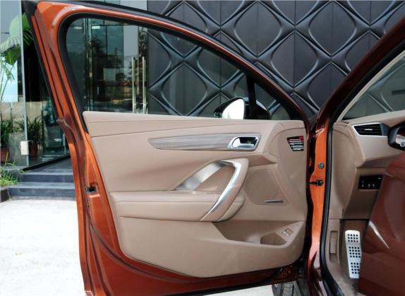 DS 6 2014款 1.6T 尊享版THP200 车厢座椅   前门板