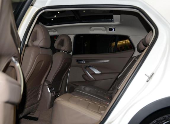 DS 6 2014款 1.6T 尊享版THP160 车厢座椅   后排空间