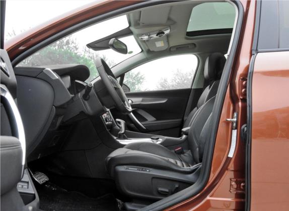 DS 6 2014款 1.6T 豪华版THP200 车厢座椅   前排空间