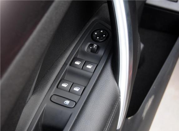 DS 6 2014款 1.6T 豪华版THP200 车厢座椅   门窗控制