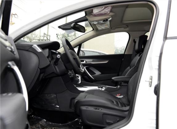 DS 6 2014款 1.6T 豪华版THP160 车厢座椅   前排空间