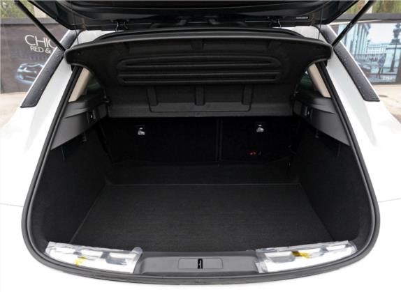 DS 6 2014款 1.6T 豪华版THP160 车厢座椅   后备厢