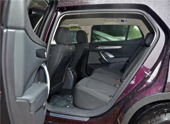DS 6 2014款 1.6T 舒适版THP160 车厢座椅   后排空间