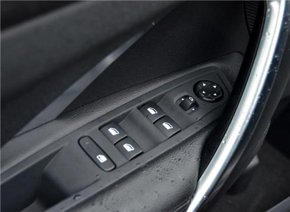 DS 6 2014款 1.6T 舒适版THP160 车厢座椅   门窗控制