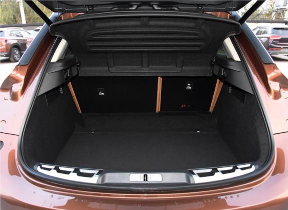 DS 6 2016款 1.6T 尊享版THP160 车厢座椅   后备厢