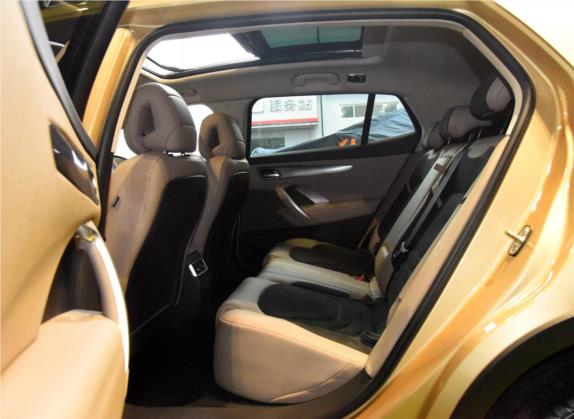 DS 6 2016款 1.8T 60周年限量版THP200 车厢座椅   后排空间