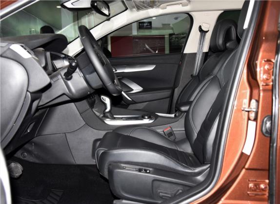 DS 6 2017款 1.6T 豪华版THP160 车厢座椅   前排空间