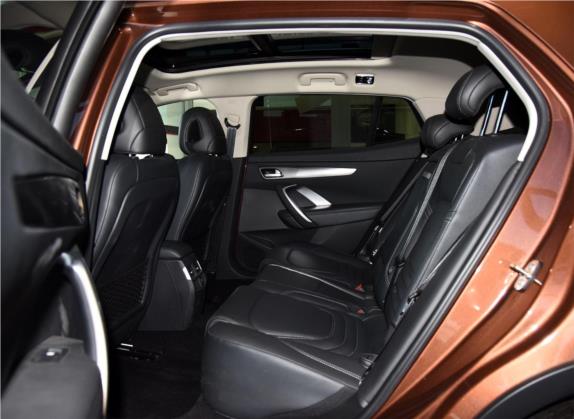 DS 6 2017款 1.6T 豪华版THP160 车厢座椅   后排空间