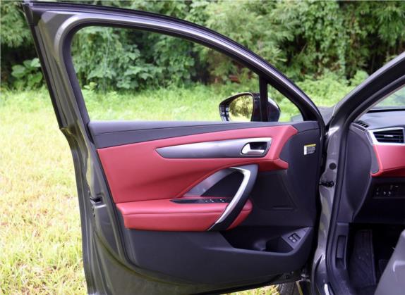 DS 6 2017款 1.6T 限量版THP160 车厢座椅   前门板