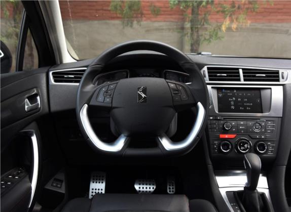 DS 4S 2016款 1.6T 自动智享科技版THP160 中控类   驾驶位