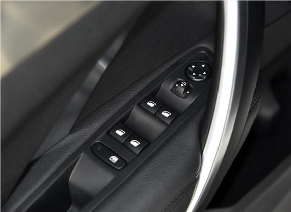DS 4S 2018款 30THP 炫动型 车厢座椅   门窗控制