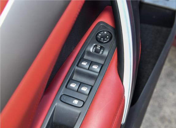 DS 4S 2018款 30THP 奢华型 车厢座椅   门窗控制