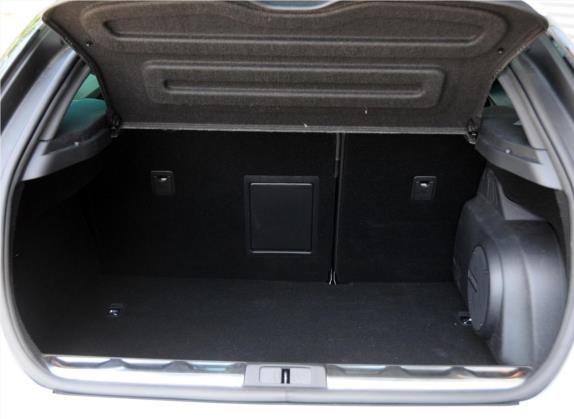 DS 5(进口) 2012款 1.6T 尊享版 车厢座椅   后备厢