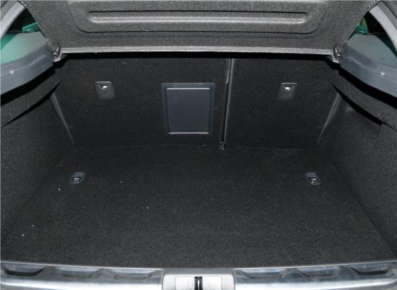 DS 5(进口) 2012款 1.6T 豪华版 车厢座椅   后备厢