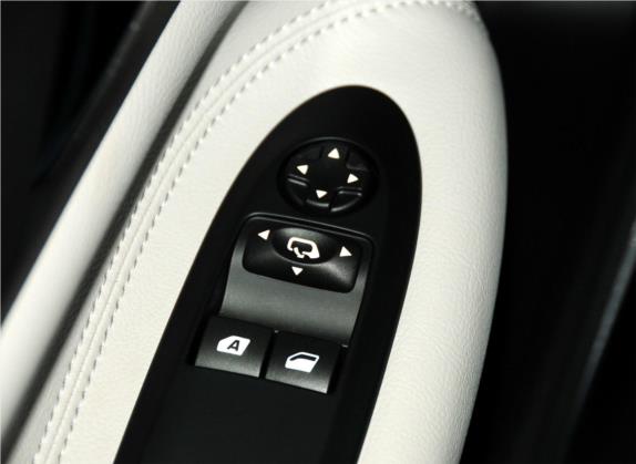 DS 3经典 2013款 1.6L 风尚敞篷版 车厢座椅   门窗控制