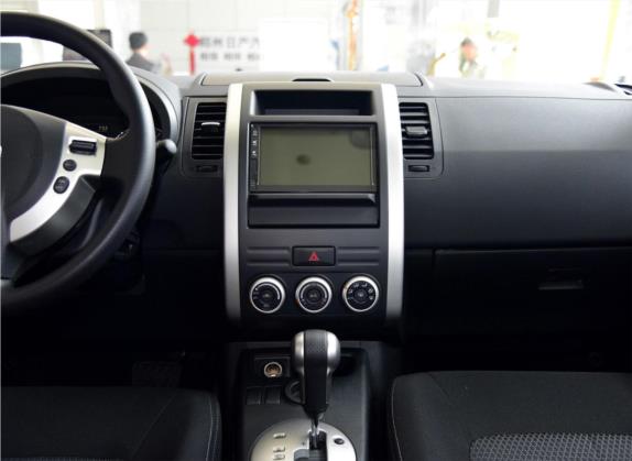 东风风度MX6 2015款 2.0L CVT两驱卓越版 中控类   中控台
