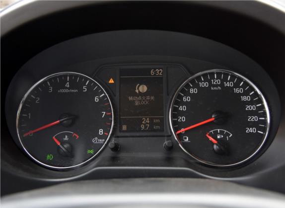 东风风度MX6 2015款 2.0L 手动两驱领航版 中控类   仪表盘