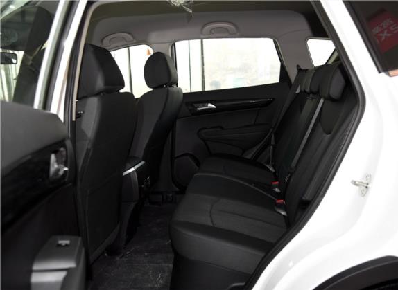 东风风度MX5 2016款 1.4T 手动时尚版 车厢座椅   后排空间