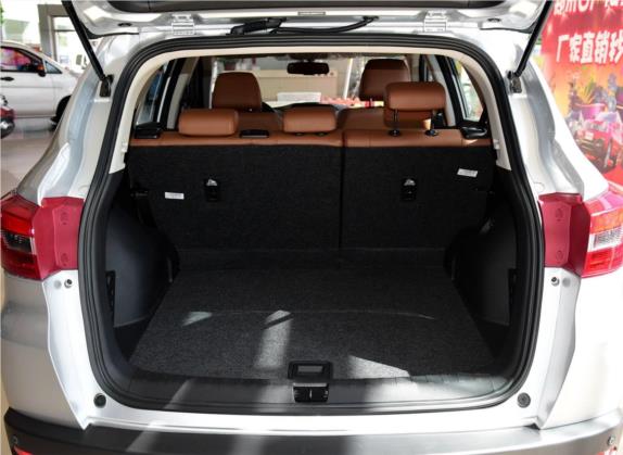 东风风度MX5 2016款 1.4T 手动豪华版 车厢座椅   后备厢