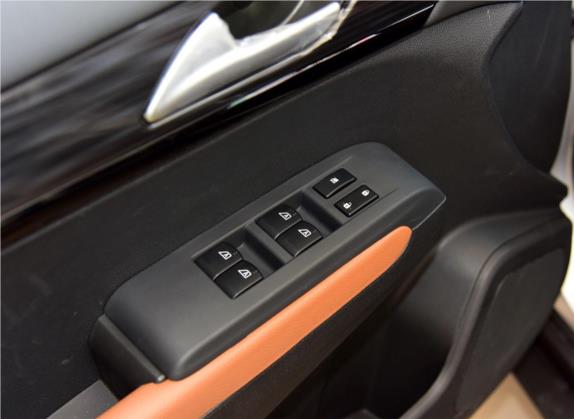 东风风度MX5 2016款 1.4T 手动豪华版 车厢座椅   门窗控制