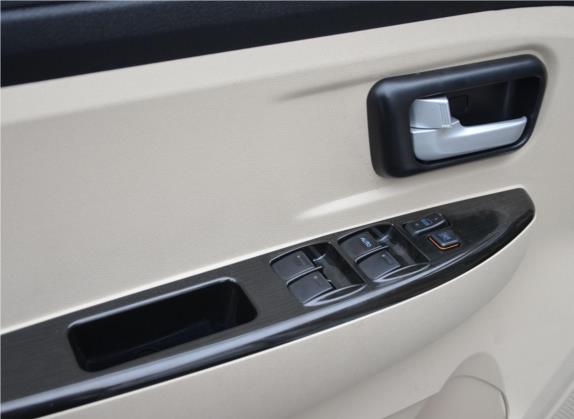 风光370 2016款 1.3T 手动欧洲柴油版 7座 车厢座椅   门窗控制