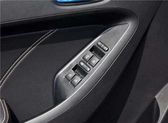 风光580 2016款 1.8L 手动舒适型 车厢座椅   门窗控制