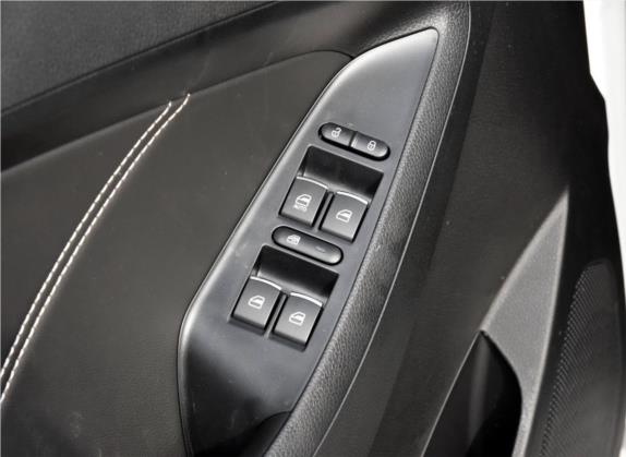 风光580 2016款 1.5T 手动豪华型 车厢座椅   门窗控制