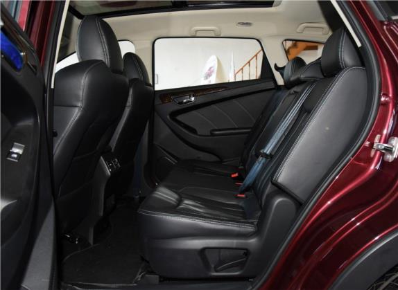 风光580 2017款 1.5T CVT智尚型 车厢座椅   后排空间