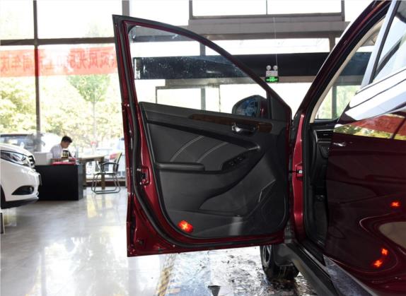 风光580 2017款 1.5T CVT智尚型 车厢座椅   前门板