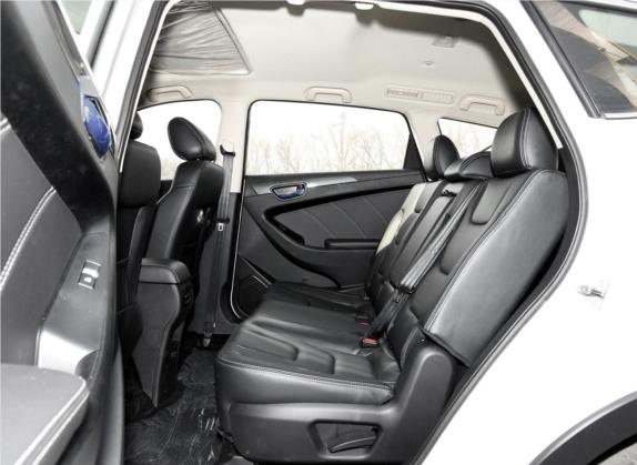 风光580 2017款 1.8L 手动舒适型 车厢座椅   后排空间